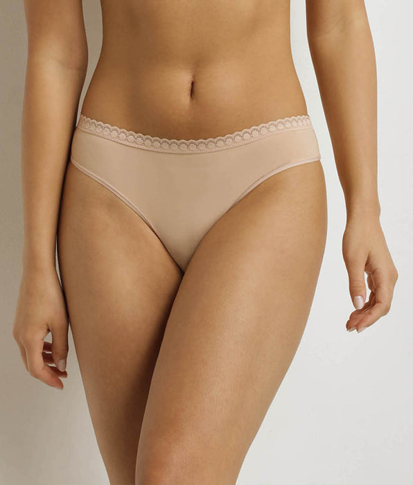 DIM Damesstring met kant Nude Daily Micro