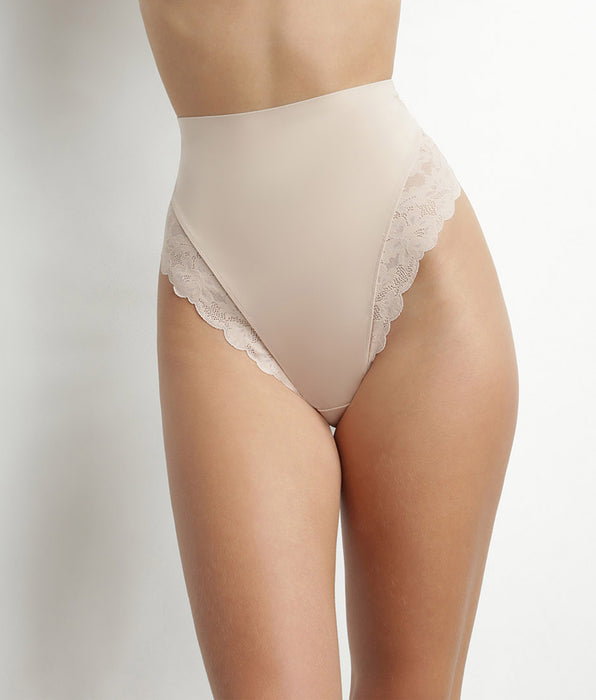 DIM String galbant taille haute microfibre et dentelle Nude Dim Silhouette Elegance