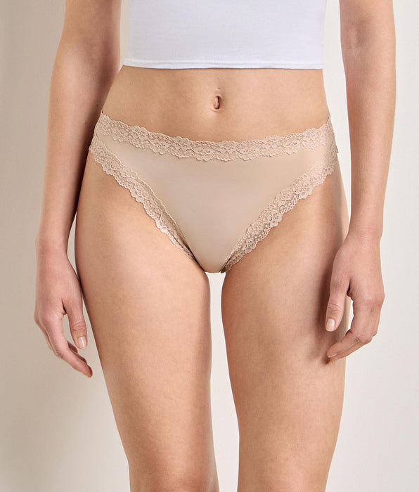 DIM Dim Microvezel Kanten String in Nude
