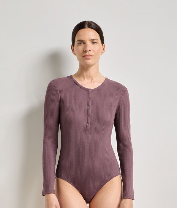DIM Dames-T-shirt met lange mouwen van fijn geribd jersey in de kleur 'mûre nuit' van Dim x Ines de la Fressange
