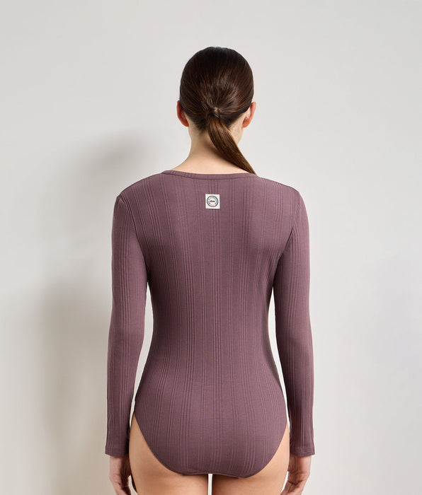 DIM Dames-T-shirt met lange mouwen van fijn geribd jersey in de kleur 'mûre nuit' van Dim x Ines de la Fressange
