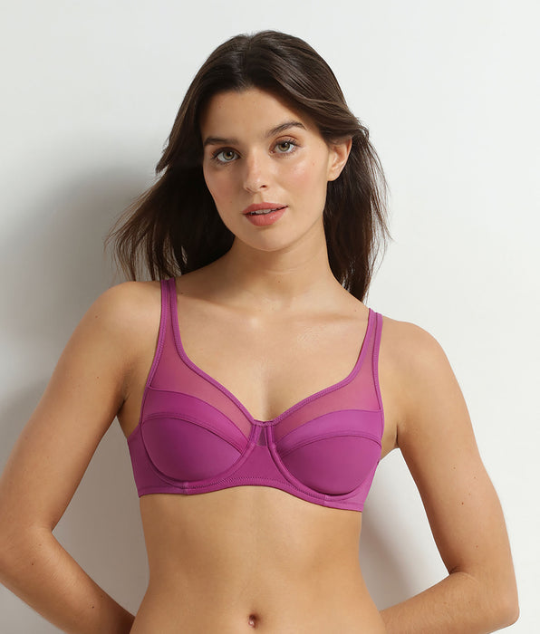 DIM Generous Cassis push-on bh van microvezel en tule