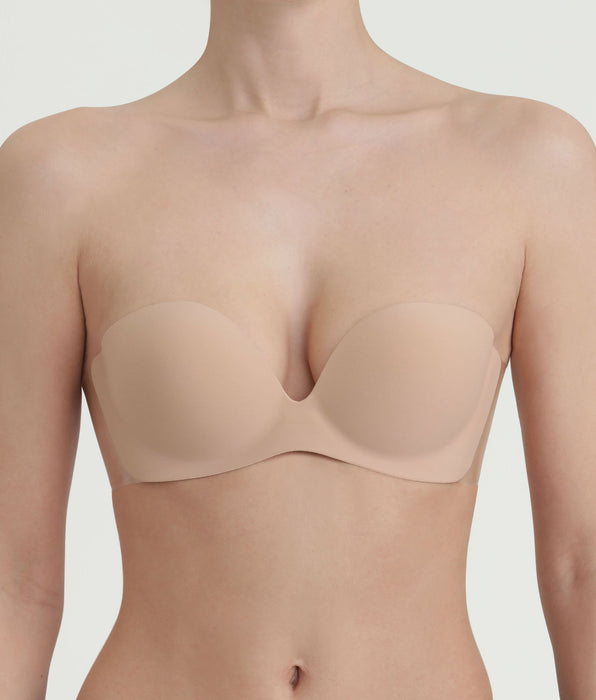 DIM Nude straploze zelfklevende bandeau bh