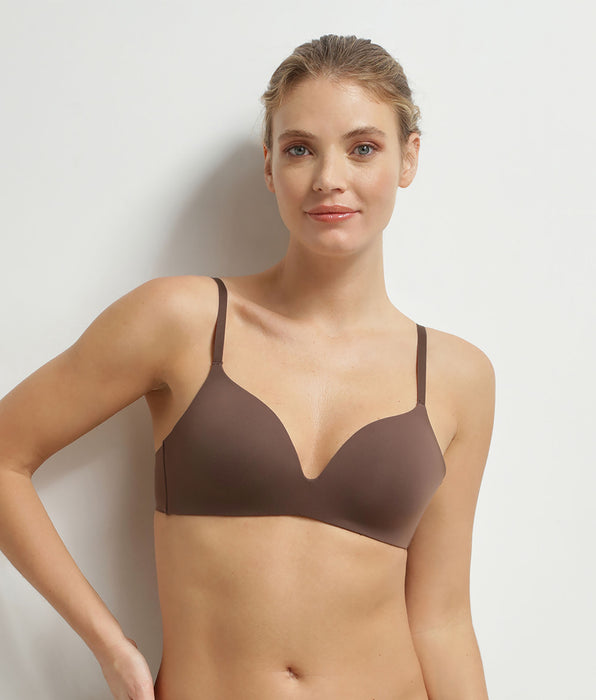 DIM Dim Invisible bruine microvezel gevoerde bh zonder beugel