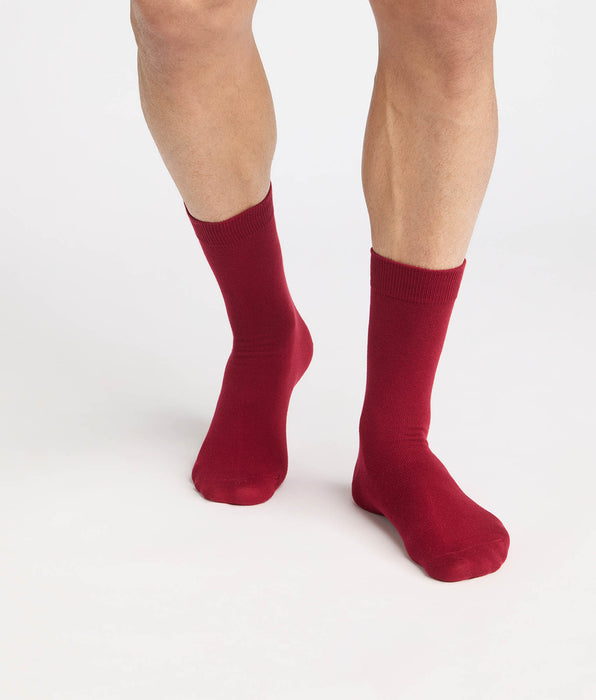 DIM Donkerrode halfhoge herensokken met rendiermotief van Coton Fancy