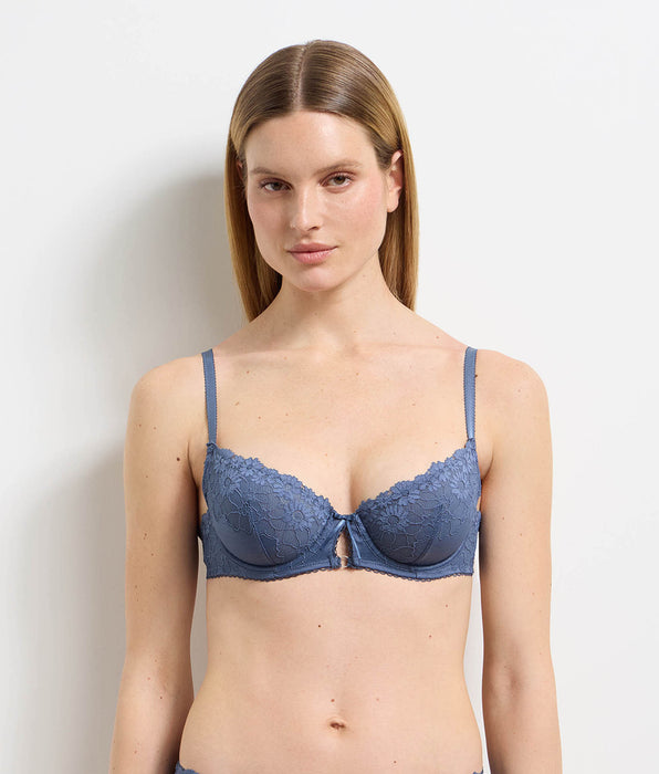 DIM Slow Days Fresh Vibes beugelbeha in poederblauw